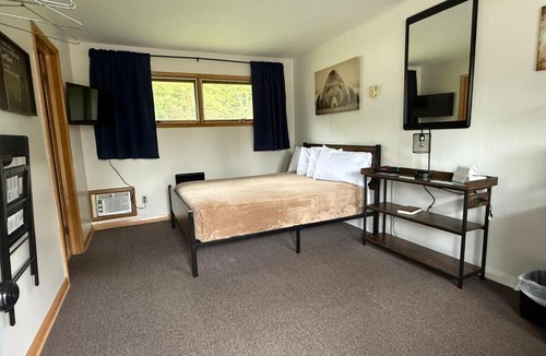 Cornell Cabin | Riverview Lodge