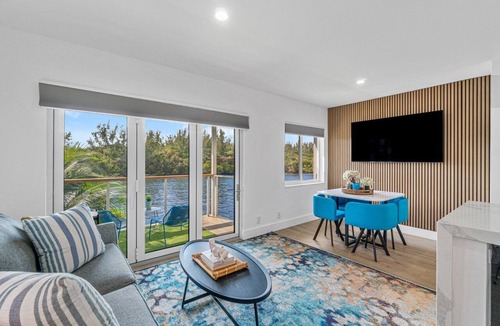 Deerfield Beach Apartment | Riverview Palms 14 |Waterfront Pool |Walk to Beach