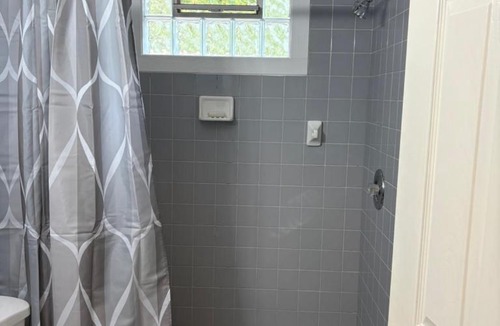 Eastside House | Robert Drive Professional Housing LLC