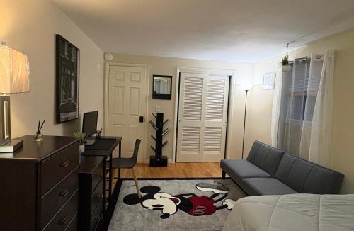 Eastside House | Robert Drive Professional Housing LLC