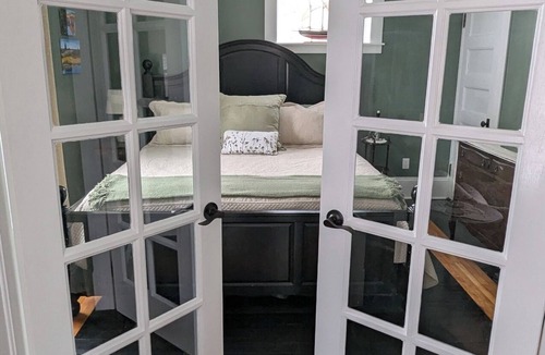 Lunenburg Bed & Breakfast | Rose & Thistle Bed & Breakfast
