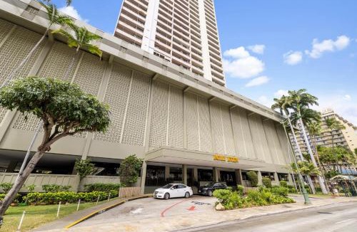 Waikiki House | Royal Kuhio 1707 - Spacious Studio with Stunning Diamond Head City Views in the Heart of Waikiki!
