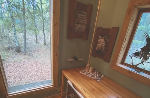 Westerose Cabin | Rustic Backwoods Cabin Getaway! Escape the Hustle!