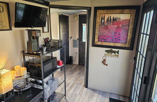 Absarokee Cabin | Rustic cabin just oitside Absarokee MT