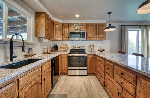 Hamilton House | Rustic escape at Tamarack Ranch! Mountain View home in the Bitterroot Valley!