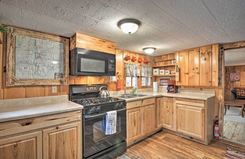 Frederic Cabin | Rustic Frederic Cabin Near Cross-Country Skiing!