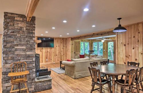 Sunset House | Rustic Sunset Escape on 67 Acres: Outdoor Kitchen