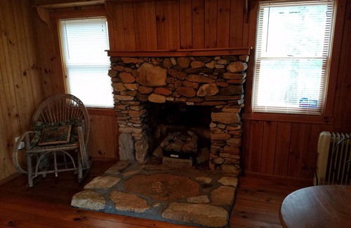 Cleveland Cabin | Rustic Tiny Cabin