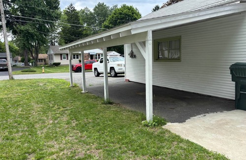 Springfield House | Safe & Quiet 3BR Cape: Sunroom Office + Yard