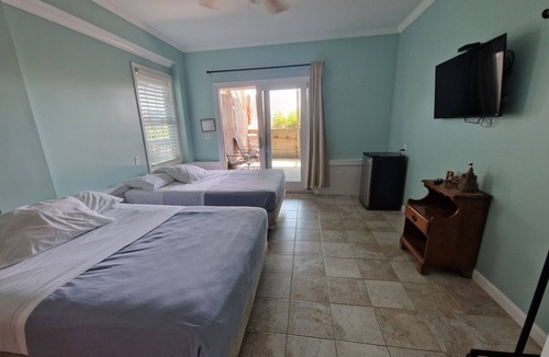 Misquamicut Hotel | Sandcastle Beachfront Inn