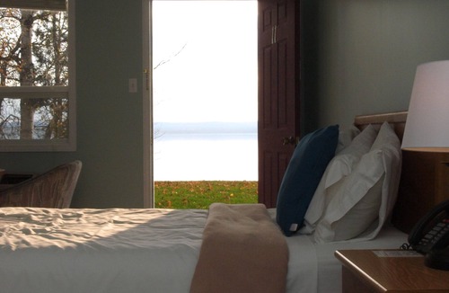 Golden Lake Hotel | Sands on Golden Lake