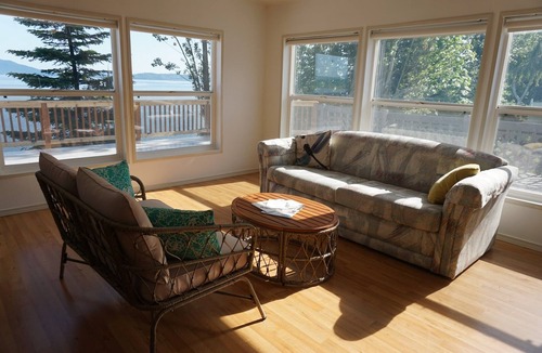 Ferndale House | Sandy Point Waterfront Retreat