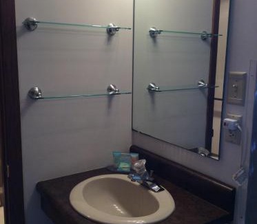 Algoma Hotel | Scenic Shore Inn