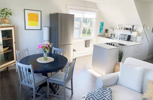 Prospect Bay Apartment | Seaside Splendor: Studio Apartment with Mesmerizing 180° Ocean View