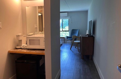 Downtown Hotel | Sechelt inn