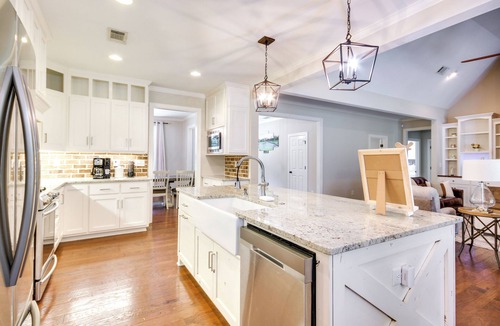 Hephzibah Cottage | Secluded Stylish Modern Farmhouse