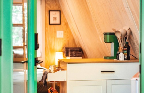 Rockbridge House | Secluded Tiny Home A-Frame | Romance | Glamping