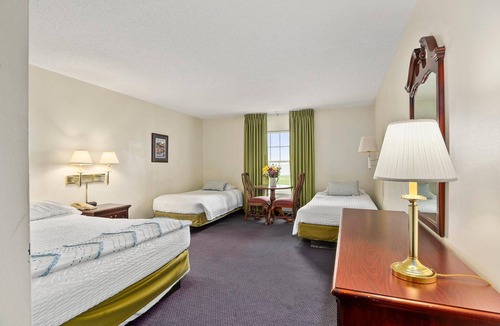 North East Hotel | Second Floor Standard Deluxe