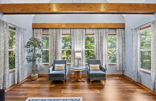 Se Ree House | Serene Lakefront Getaway | Perfect for Groups!