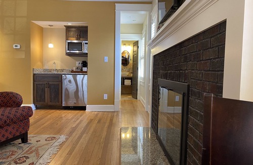 Bloomington Bed & Breakfast | Showers Inn