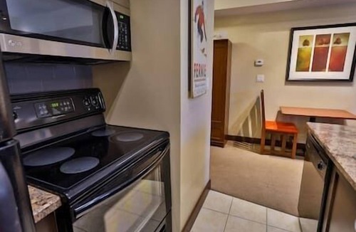 West Fernie Condo | Silver Rock Studio with full kitchen and Pool