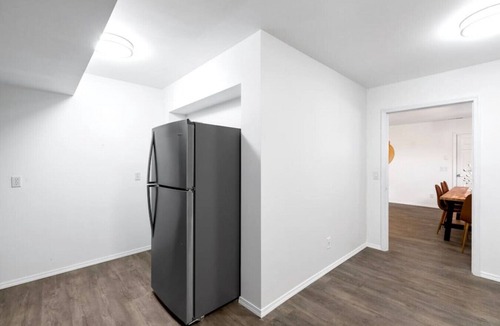 Freeland House | Sirius Lower · 2b1b Unit @Whidbey Island w/Game Room + Hot Tub