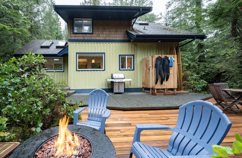 Tofino House | Skylight Cottage- Mackenzie Beach, Private Hot Tub