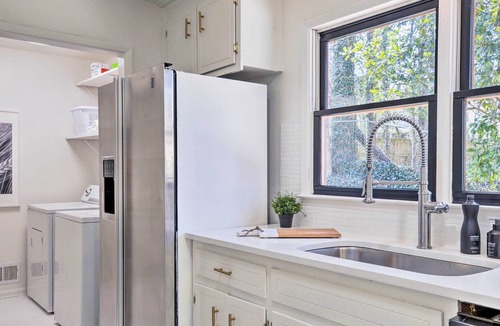 Alpharetta House | Sleek & Chic Alpharetta Escape, 2 Mi to Dtwn!