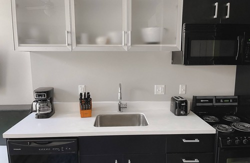 Downtown Springfield Apartment | Sleepover: Rare Studio - Downtown Springfield