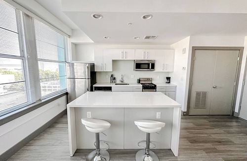Springfield Apartment | Sleepover: Superb 1BD/1BA - Downtown Springfield