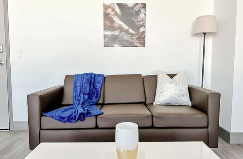 Springfield Apartment | Sleepover: Superb 1BD/1BA - Downtown Springfield