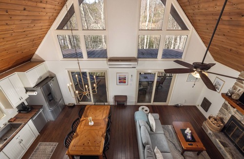 Deep Gap Cabin | Smore than enough! Powder Horn Mountain - 3K,2 twin bunks, Pets OK,Pool table