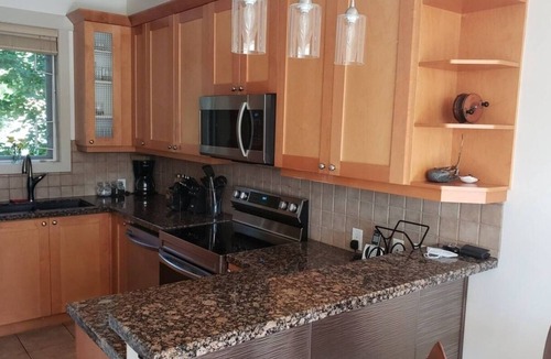 Sooke House | Sooke Harbour Hideaway - Luxurious Vacation Rental in Sooke