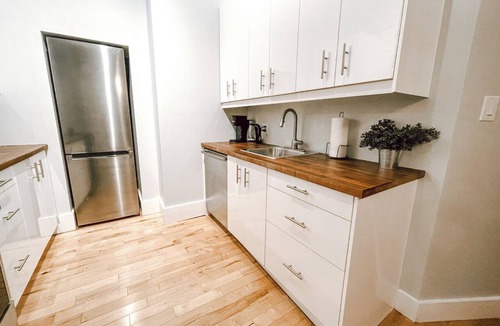 Downtown Halifax Apartment | Spacious 1brm Apartment Downtown Halifax- 10min walk to HFX WATERFRONT