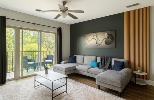 Glen Iris Apartment | Spacious 2BR 2BA Condo Across from UAB