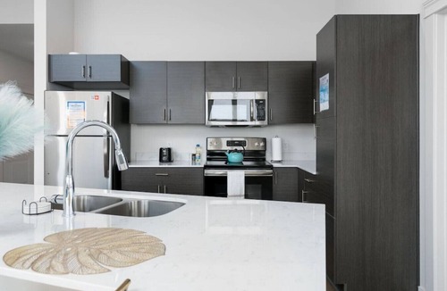 Indianapolis Apartment | Spacious 2BR Broadripple Village