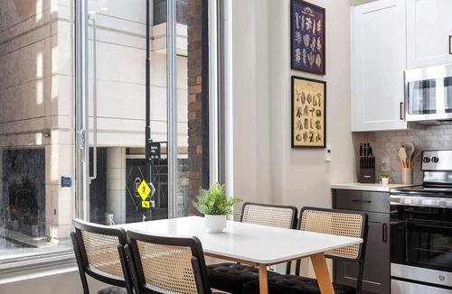 Downtown Cincinnati Apartment | Spacious 2BR Condo | CozySuites Textile