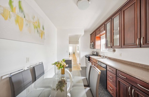 Southeast Yonkers Apartment | Spacious 3BR Luxe Escape near NYC
