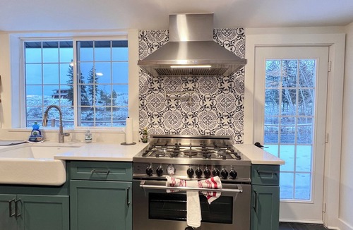 Carlton House | Spacious 4-bedroom house on the Methow River- Twisp