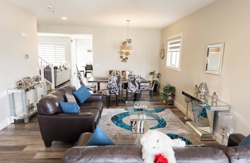 Southeast Edmonton House | Spacious 5-Bed Retreat Family-Ready Sleeps 12