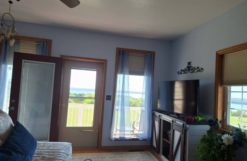 Ponca City House | Spacious 5-bedroom overlooking Kaw Lake