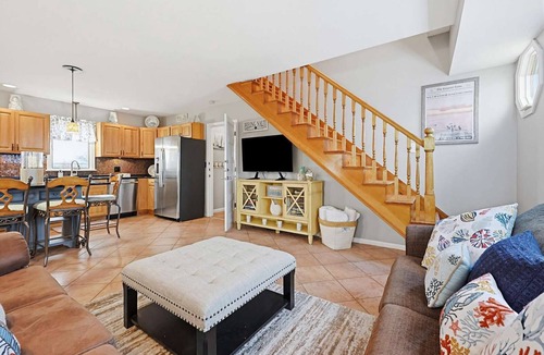 Hampton House | Spacious 5-bedroom WAVES OF HAMPTON I & II Combined