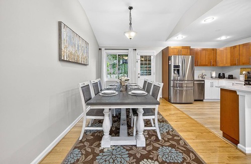 Oxon Hill House | Spacious 5BR/3 full BR Radiant Home 2 minutes from MGM/NAtional Harbor