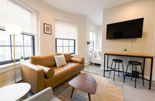 Prudential - St. Botolph Apartment | Spacious and Bright Studio