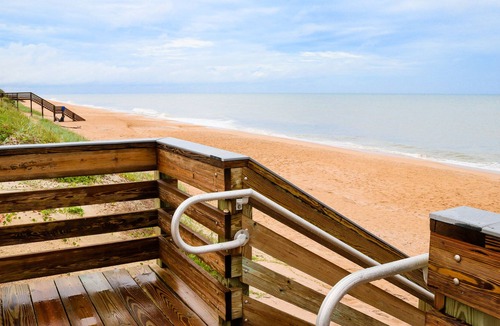 Avalon by the Sea House | Spacious beach house with private pool, soaking tub, oceanfront views