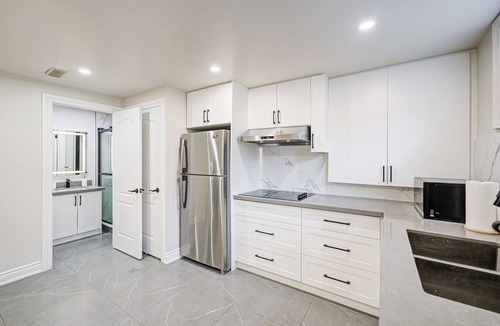 Etobicoke House | Spacious Classic Quiet Basement