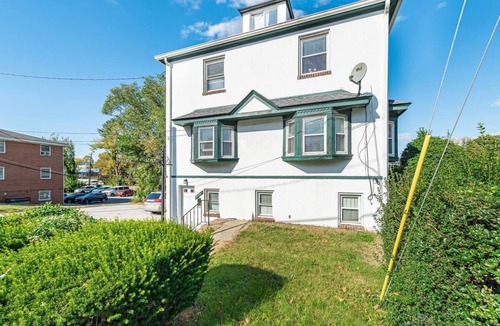 Woodlawn Apartment | Spacious Cozy Two bedroom Apt