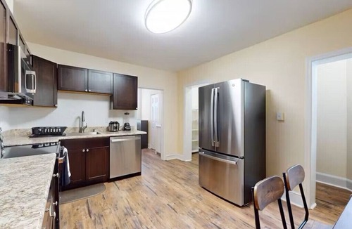 Downtown Apartment | Spacious Downtown Frederick, 3 BR, Full Kitchen Off Street Parking