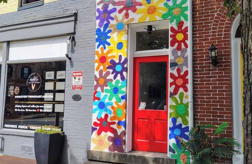 Downtown Apartment | Spacious Downtown Frederick, 3 BR, Full Kitchen Off Street Parking