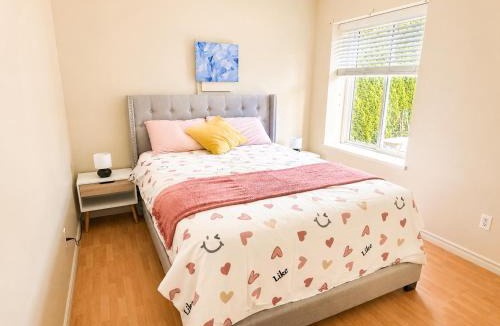 Vancouver House | Spacious Family-Friendly 3BR Suite Near White Rock Beach